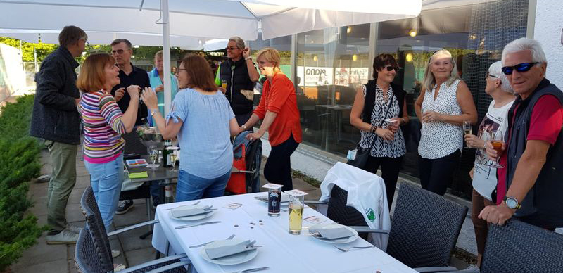 Ferien auf dem Tennisplatz